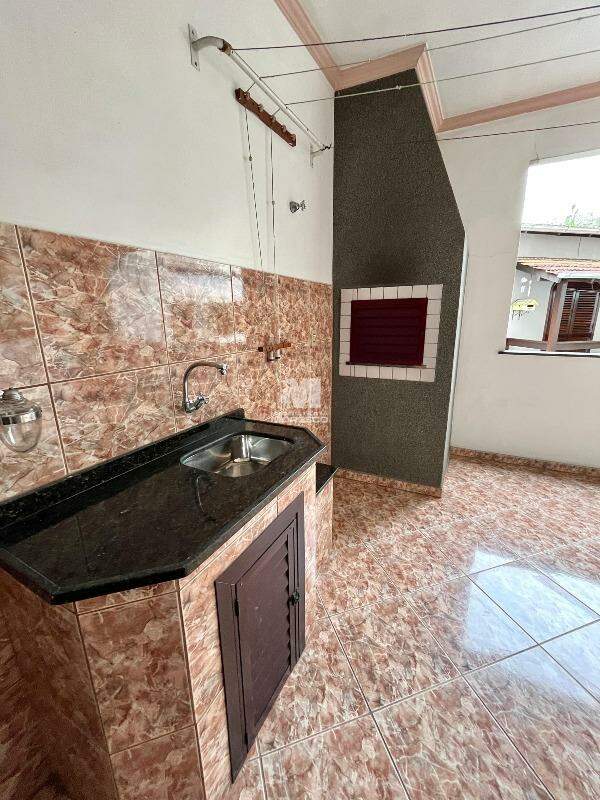 Apartamento à venda no bairro Azambuja: 