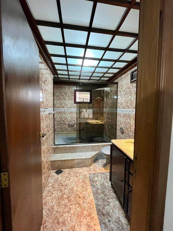 Apartamento à venda no bairro Azambuja: 