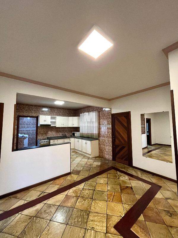 Apartamento à venda no bairro Azambuja: 