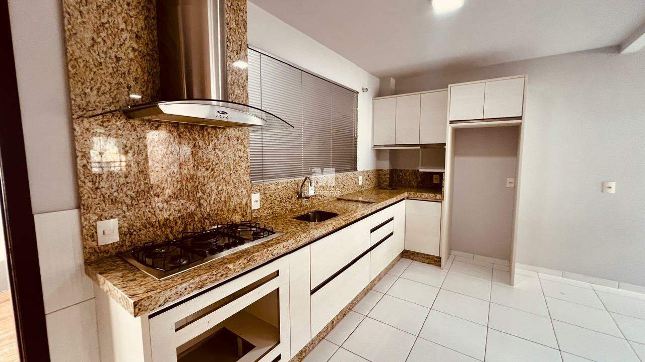 Casa para aluguel no bairro Bateas: 