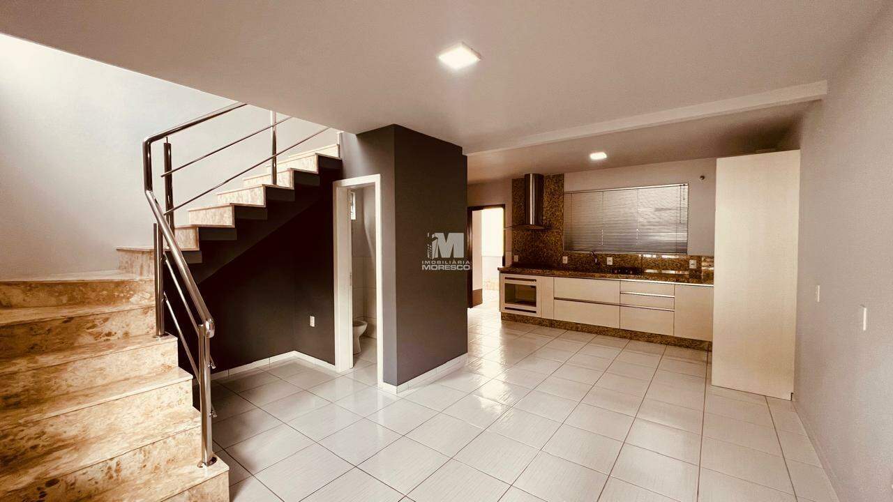 Casa para aluguel no bairro Bateas: 