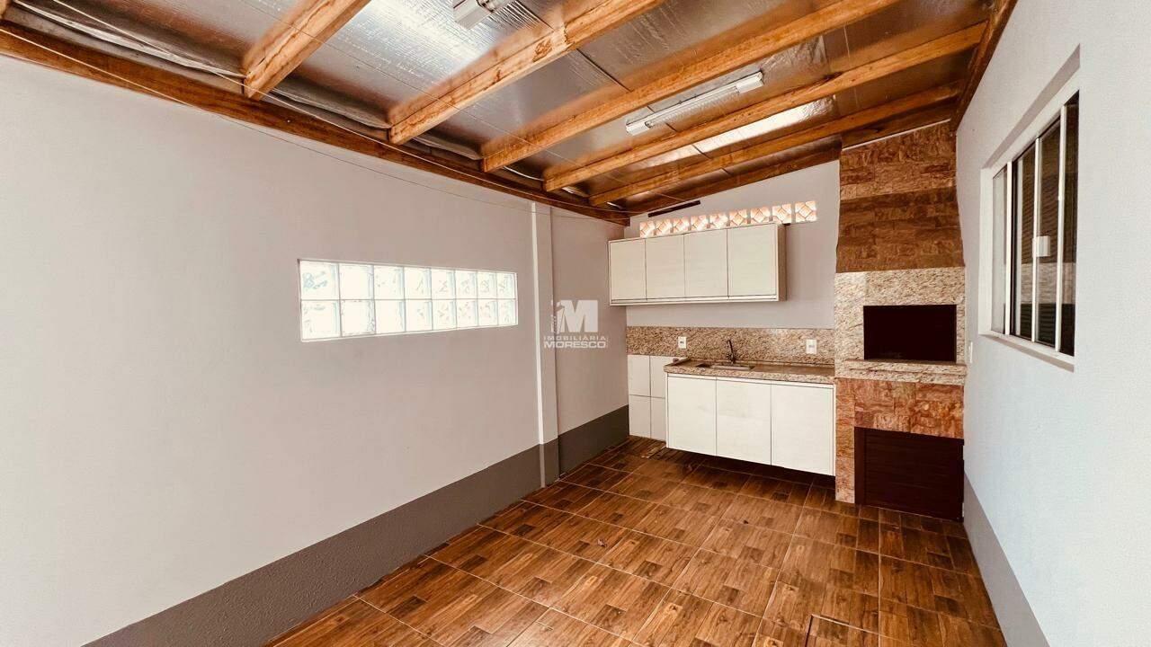 Casa para aluguel no bairro Bateas: 