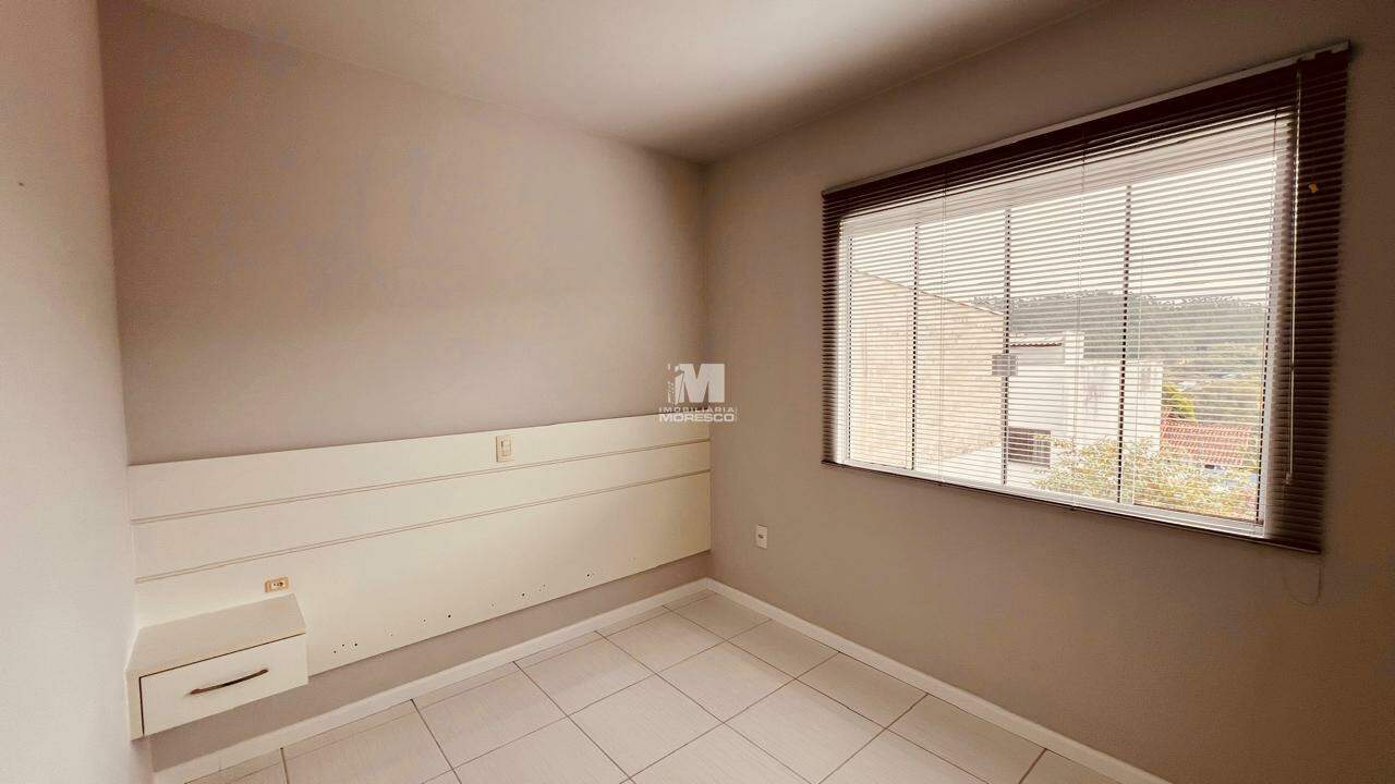 Casa para aluguel no bairro Bateas: 