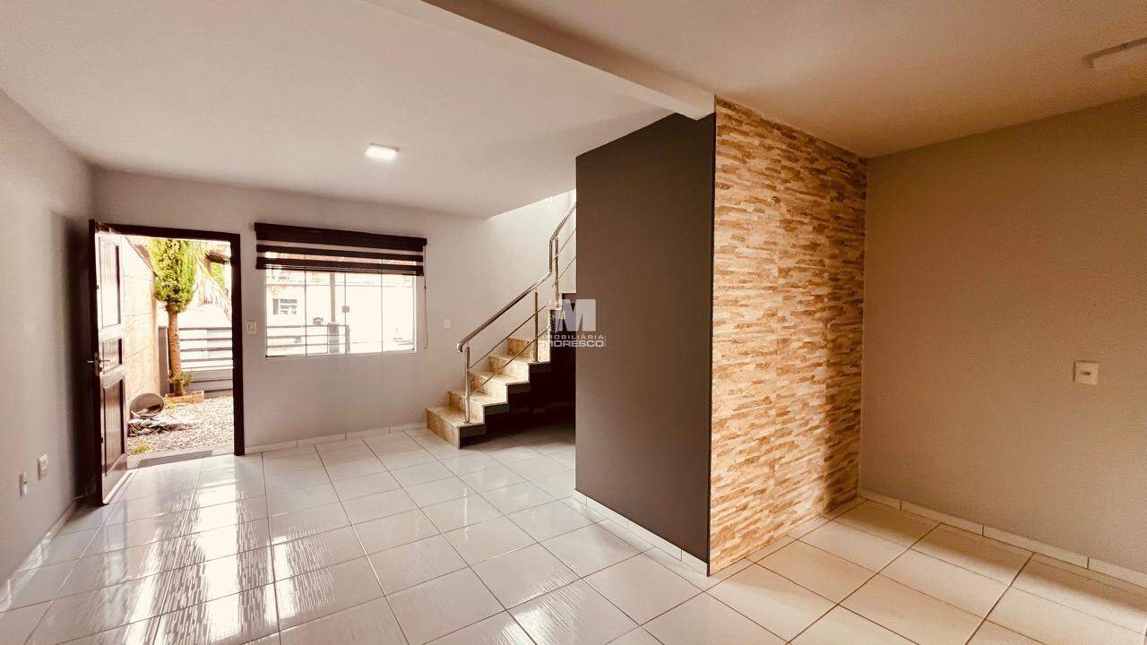Casa para aluguel no bairro Bateas: 