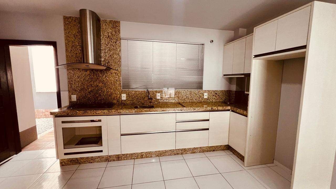 Casa para aluguel no bairro Bateas: 
