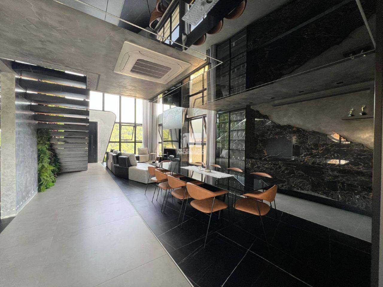 Casa à venda no bairro Azambuja: