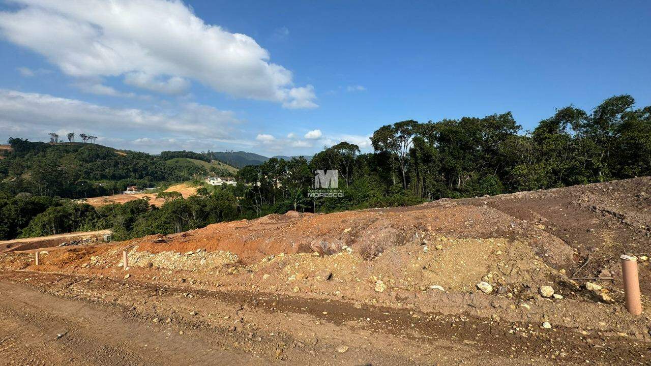 Terreno à venda no bairro Dom Joaquim: 