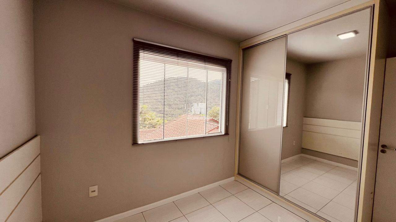 Casa à venda no bairro Bateas: