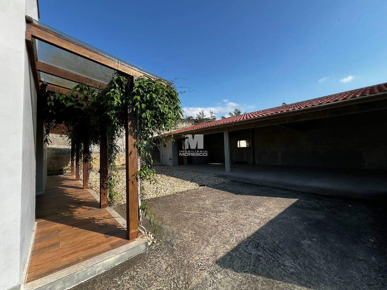 Casa para aluguel no bairro Dom Joaquim: 