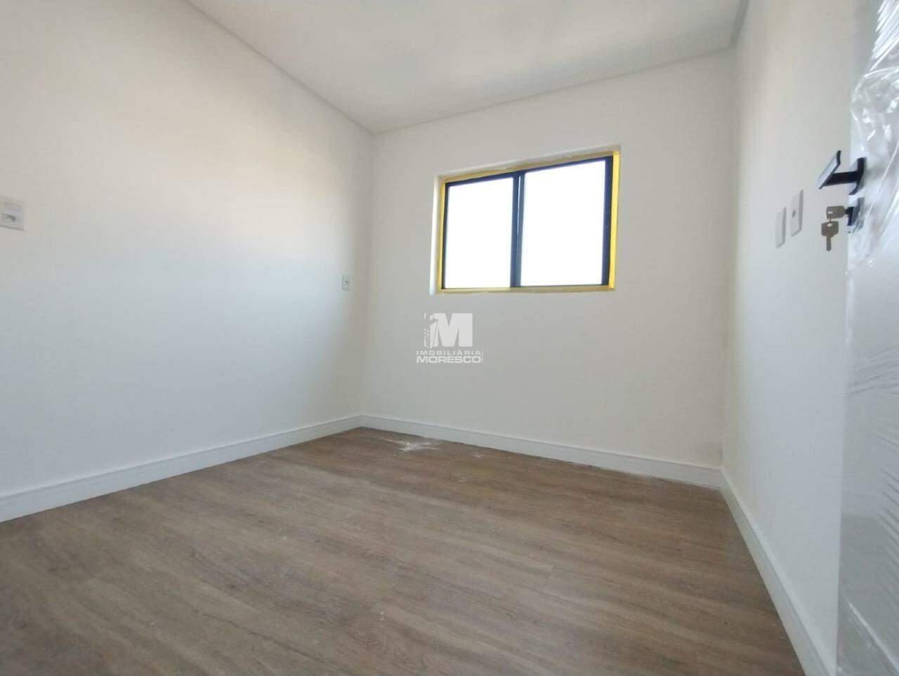 Apartamento à venda no bairro Santa Terezinha: 