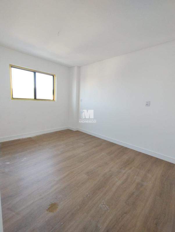 Apartamento à venda no bairro Santa Terezinha: 