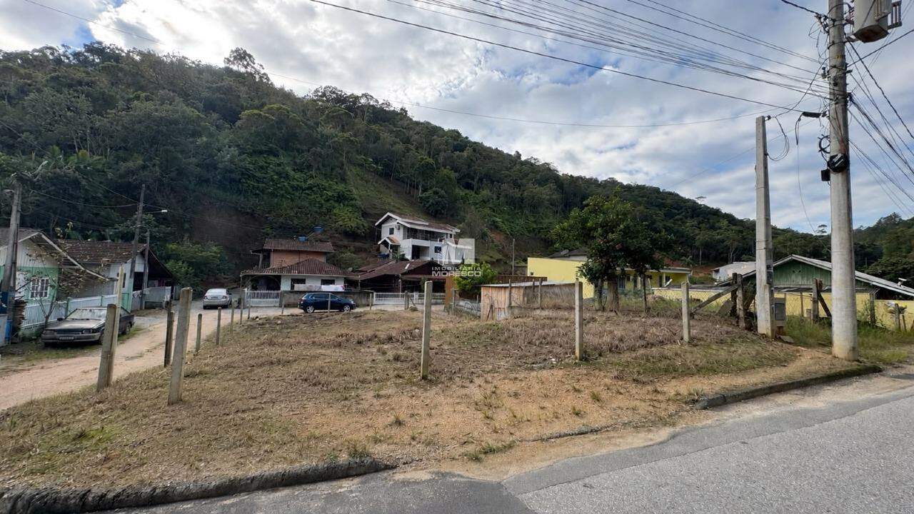 Terreno à venda no bairro Cedrinho: 