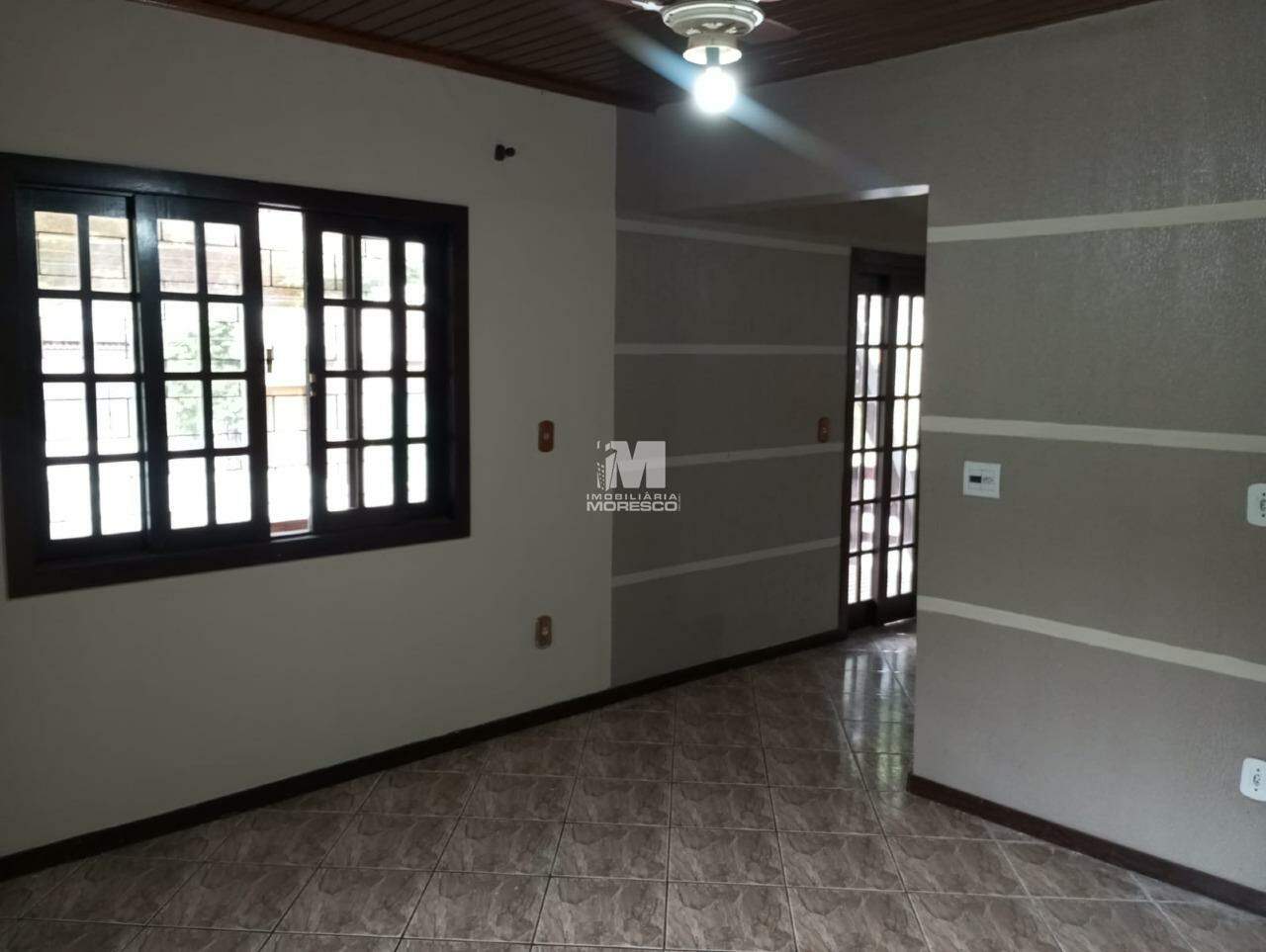 Casa para aluguel no bairro Azambuja: 