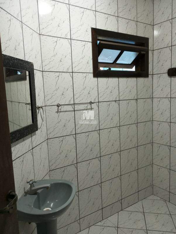 Casa para aluguel no bairro Azambuja: 