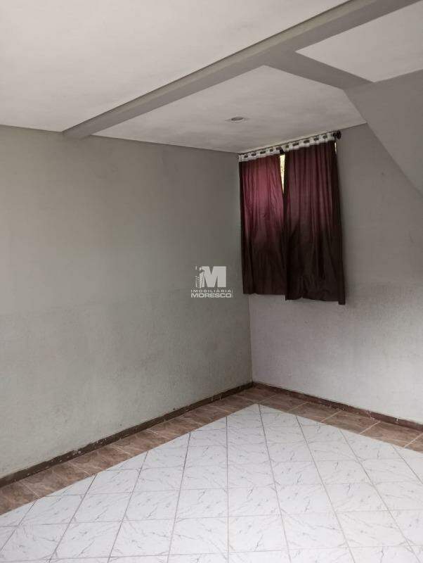 Casa para aluguel no bairro Azambuja: 