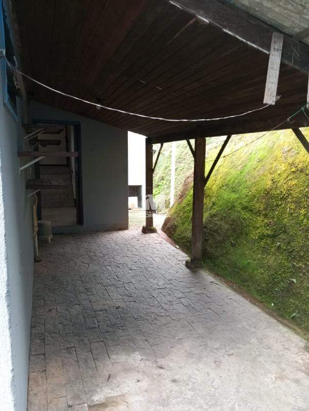 Casa para aluguel no bairro Azambuja: 
