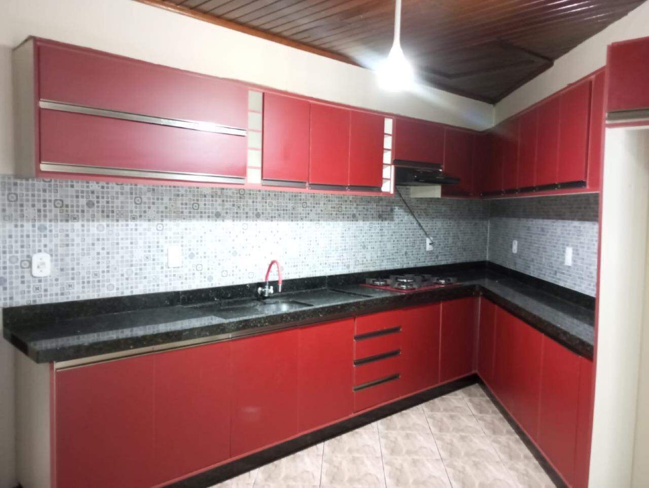 Casa para aluguel no bairro Azambuja: 