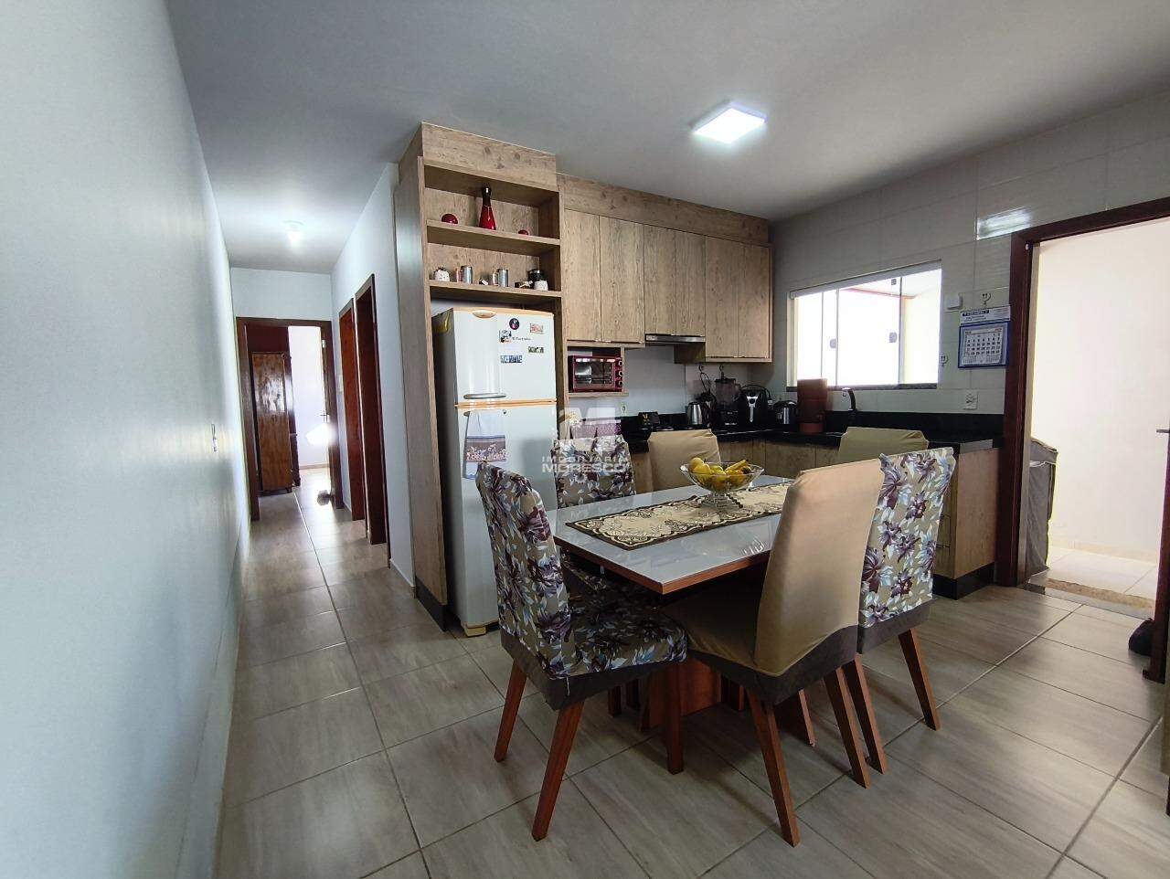 Casa à venda no bairro Dom Joaquim: 