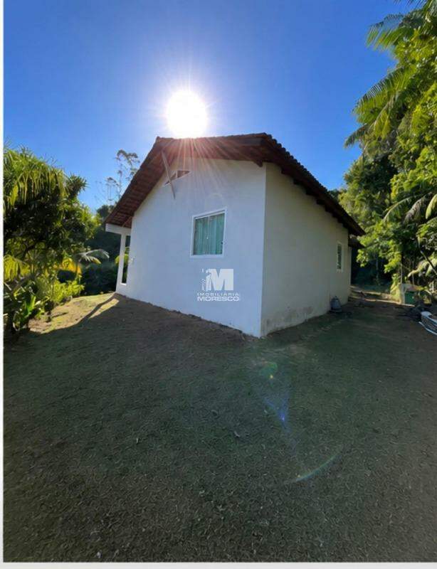 Casa à venda no bairro Holstein: 