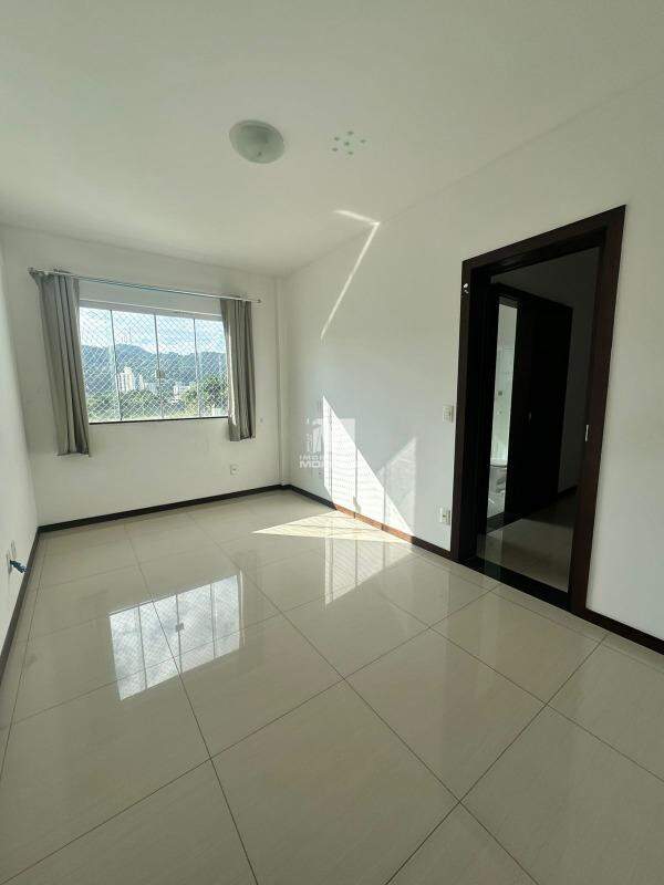 Apartamento à venda no bairro Jardim Maluche: 