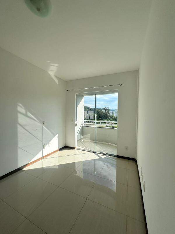 Apartamento à venda no bairro Jardim Maluche: 