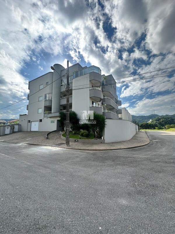 Apartamento à venda no bairro Jardim Maluche: 