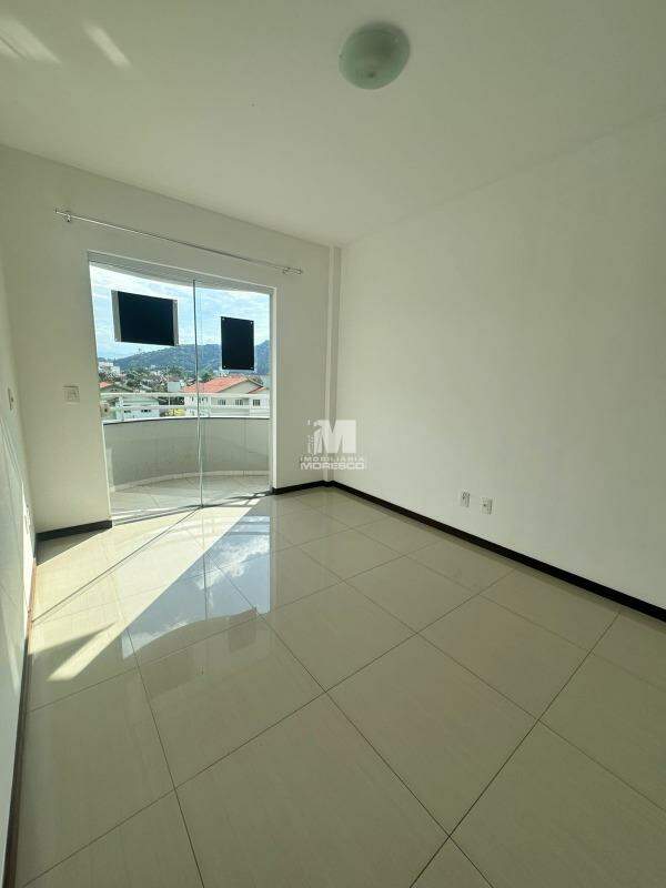 Apartamento à venda no bairro Jardim Maluche: 