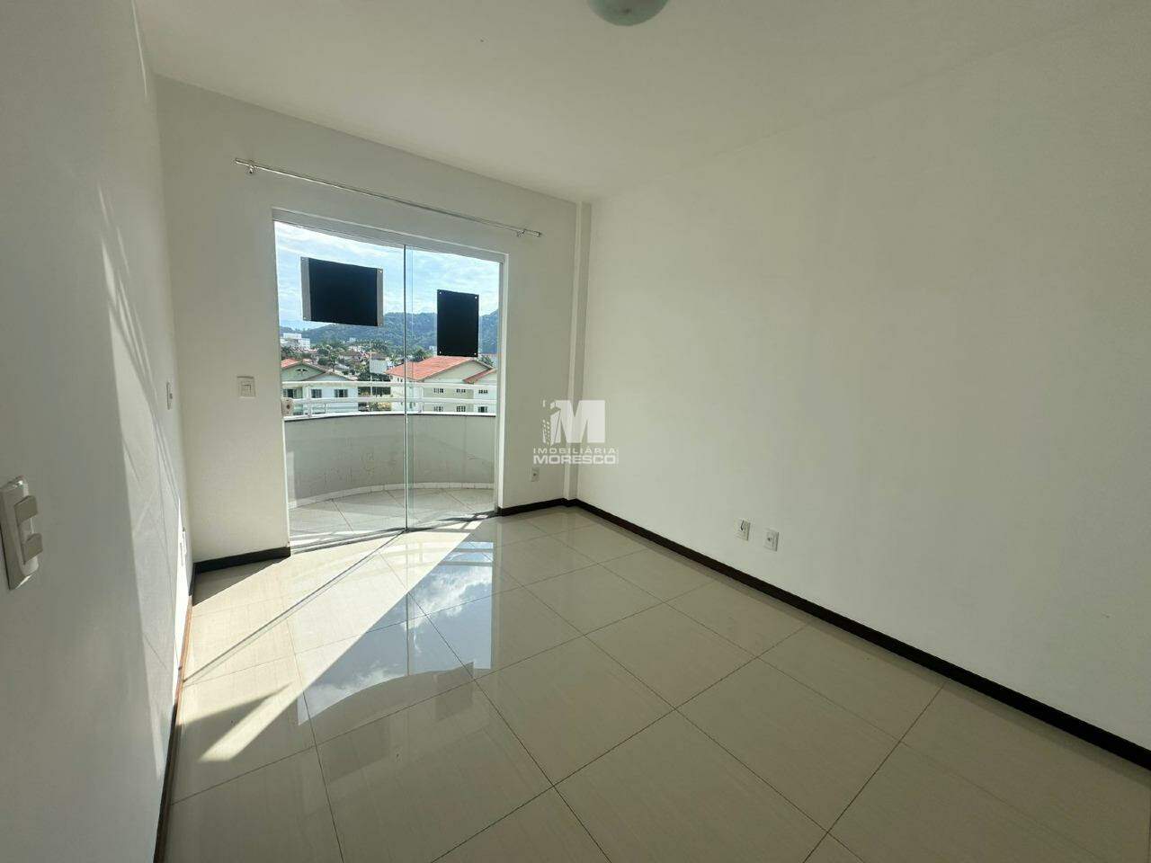 Apartamento à venda no bairro Jardim Maluche: 