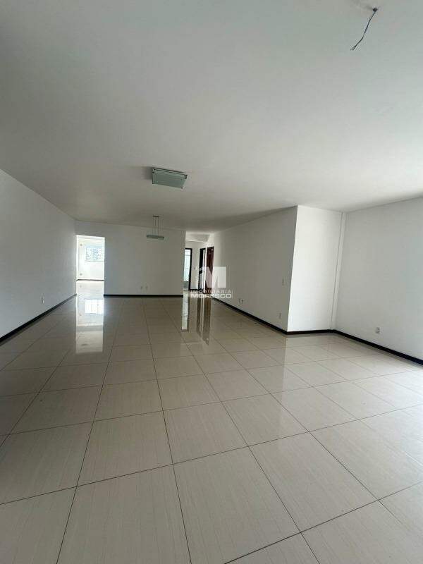 Apartamento à venda no bairro Jardim Maluche: 
