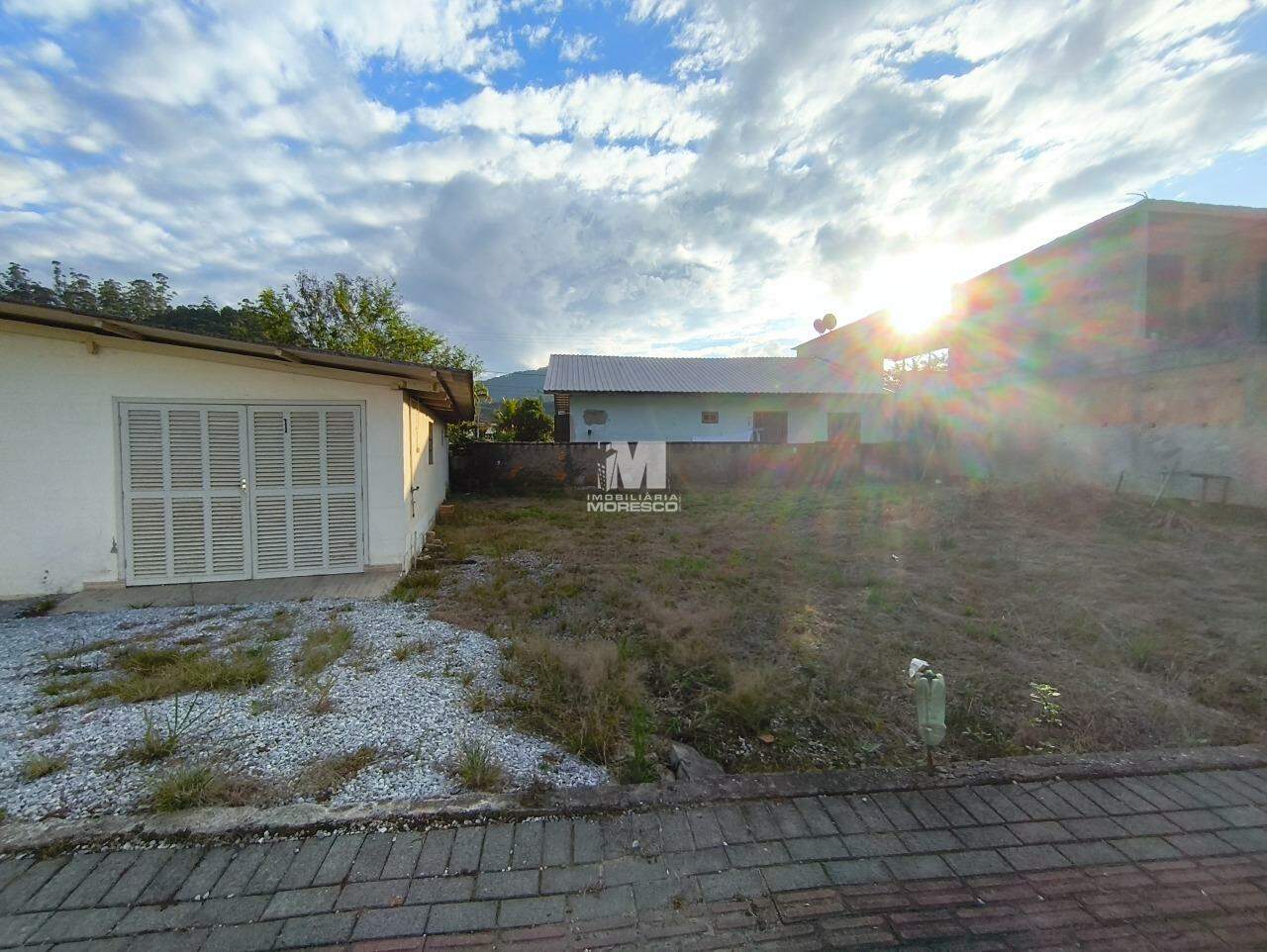 Casa à venda no bairro Guabiruba Sul: 