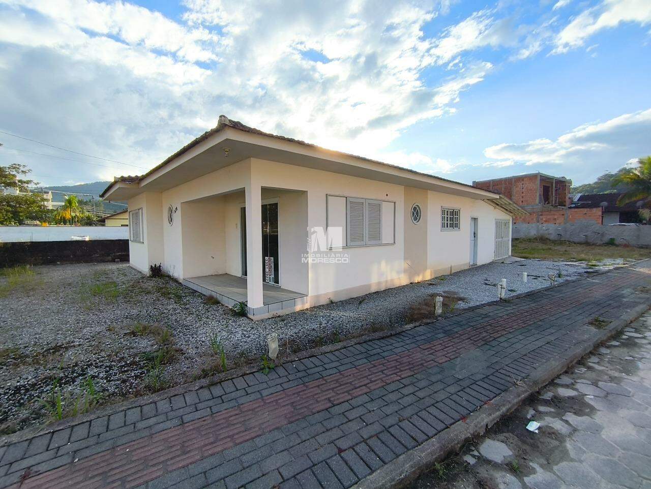 Casa à venda no bairro Guabiruba Sul: 
