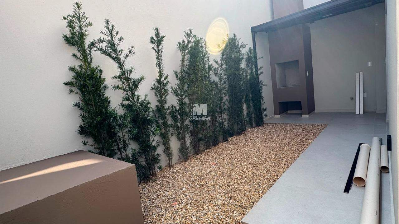 Casa à venda no bairro Centro II: 