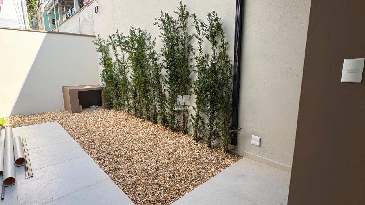 Casa à venda no bairro Centro II: 