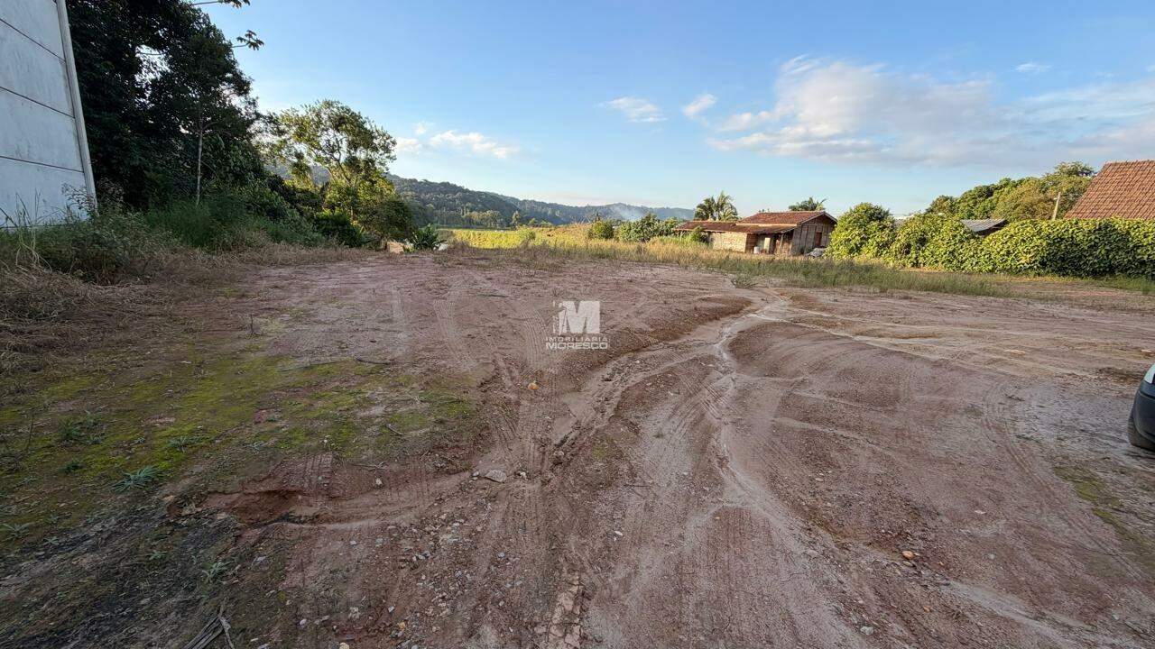 Terreno à venda no bairro Dom Joaquim: 