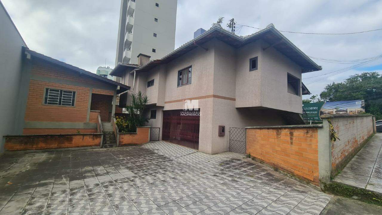 Casa à venda no bairro Centro I: 