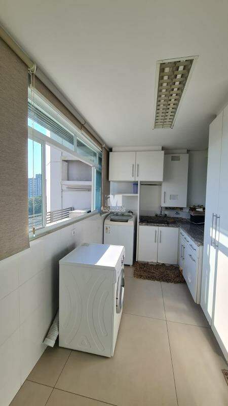 Apartamento para aluguel no bairro Centro: 