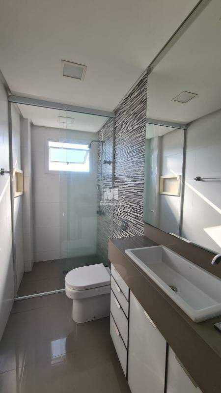 Apartamento para aluguel no bairro Centro: 