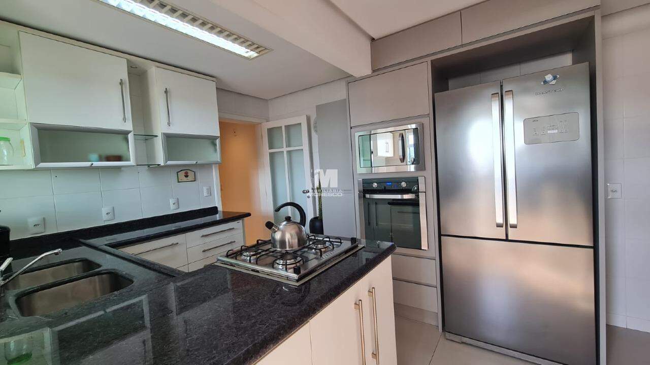 Apartamento para aluguel no bairro Centro: 
