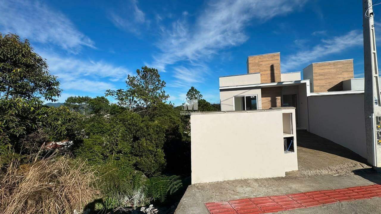 Casa à venda no bairro Poço Fundo: 