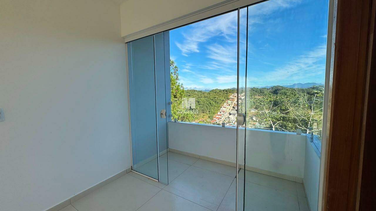 Casa à venda no bairro Poço Fundo: 