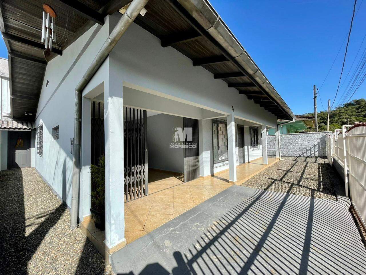Casa à venda no bairro Primeiro de Maio: 