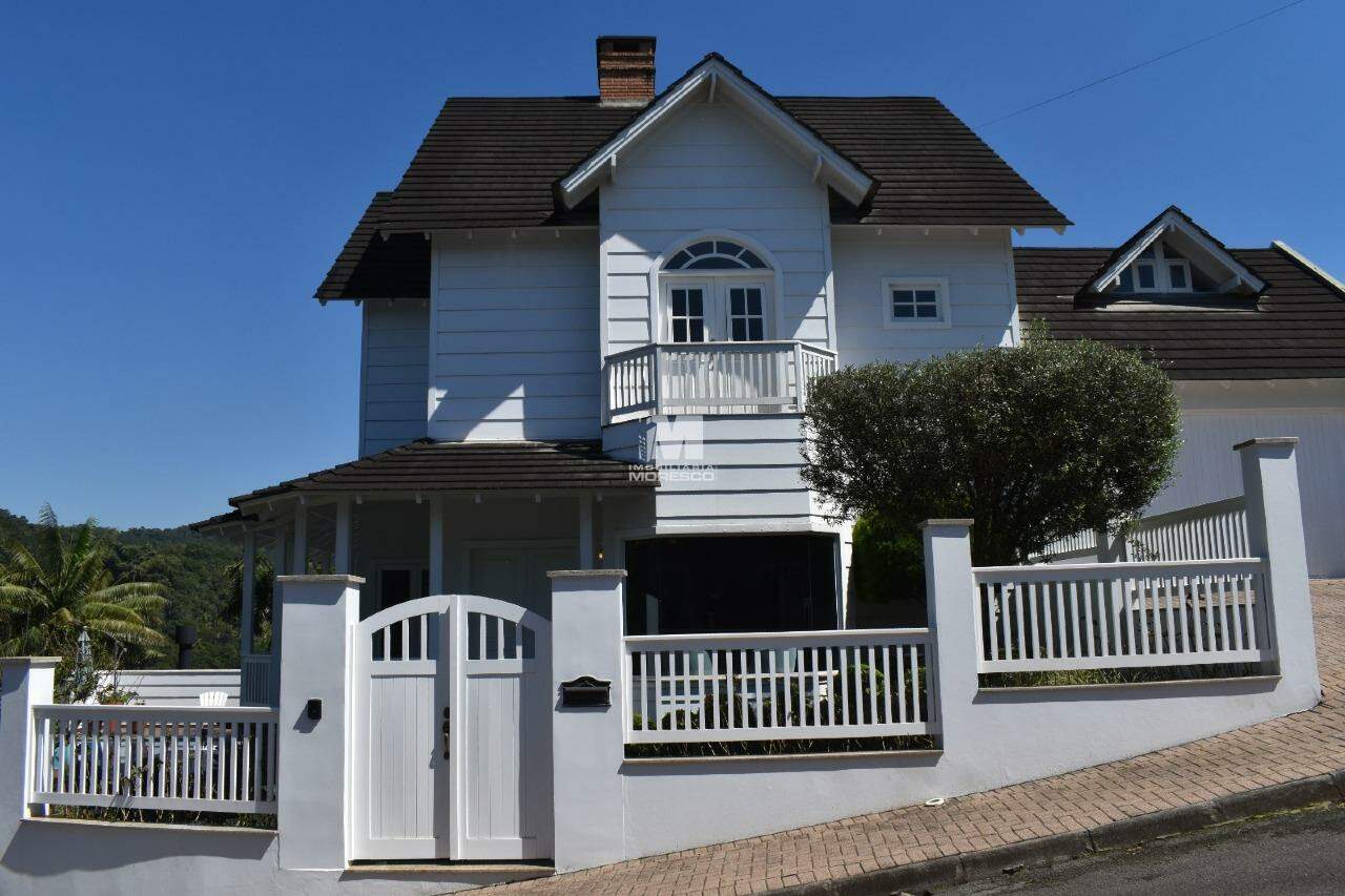 Casa de 350m² no bairro São Pedro, em Brusque | Eu Corretor