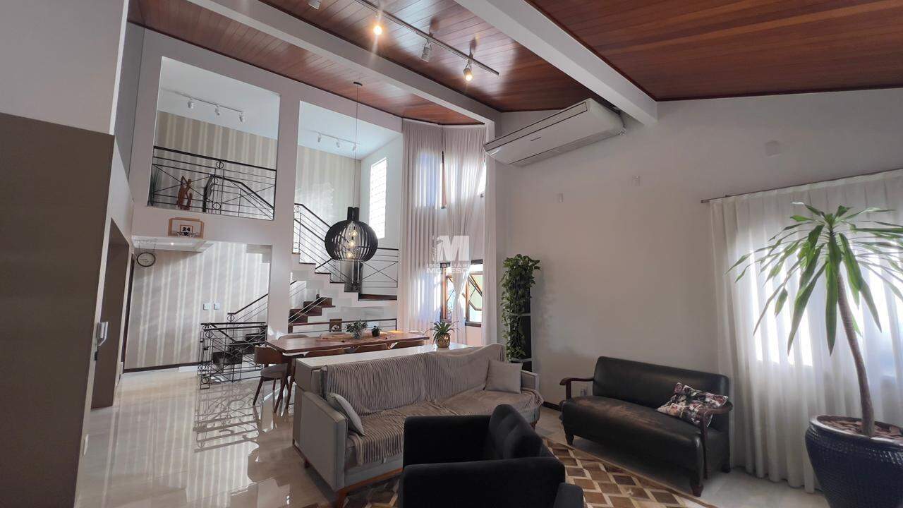 Casa à venda no bairro Centro I: 