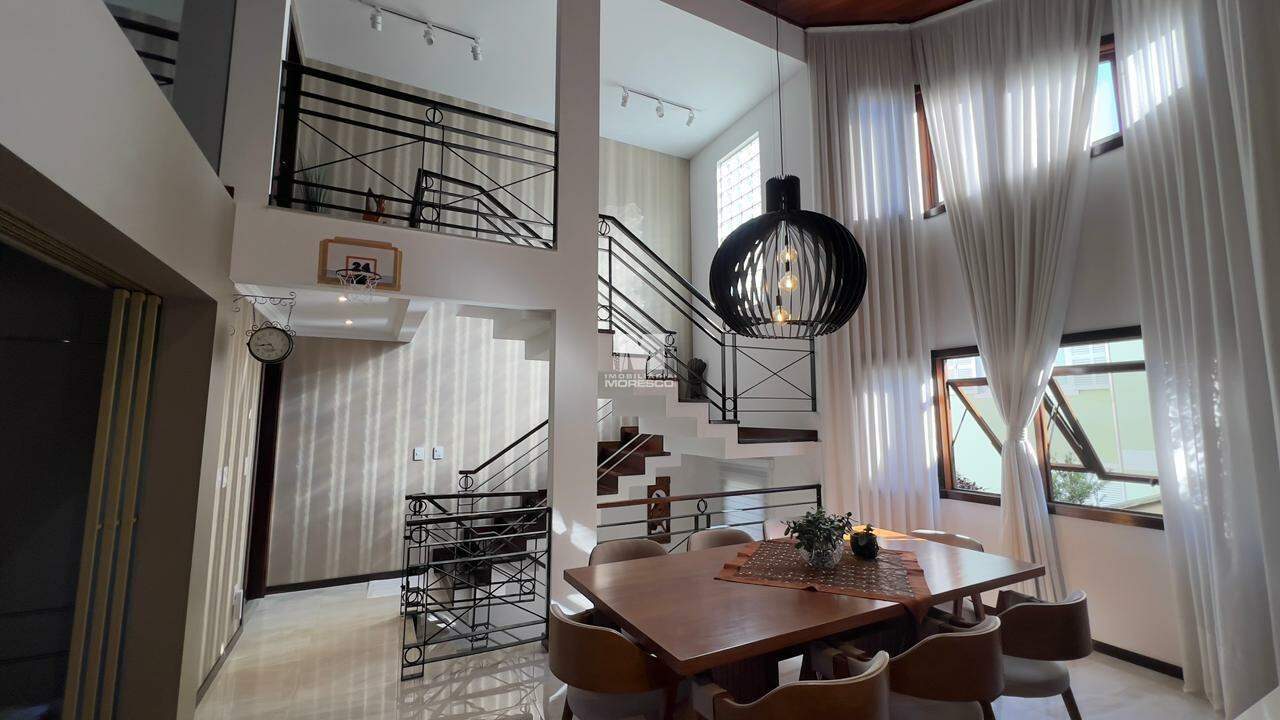 Casa à venda no bairro Centro I: