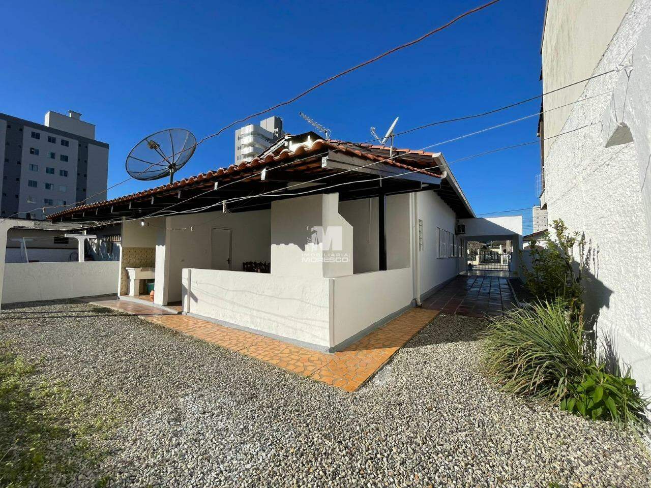 Casa para aluguel no bairro Santa Rita: