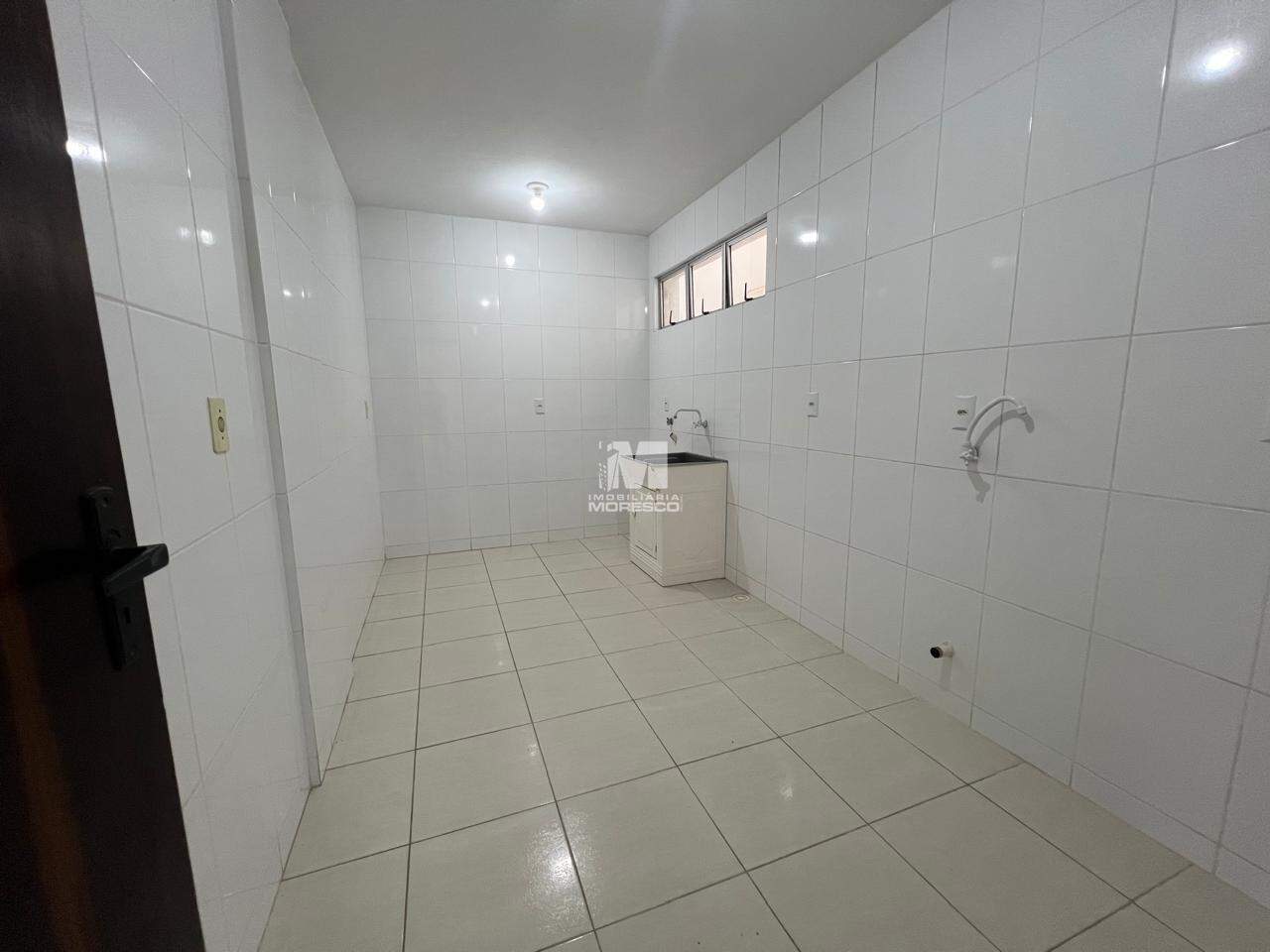 Apartamento à venda no bairro Centro I: Cozinha + area de servico