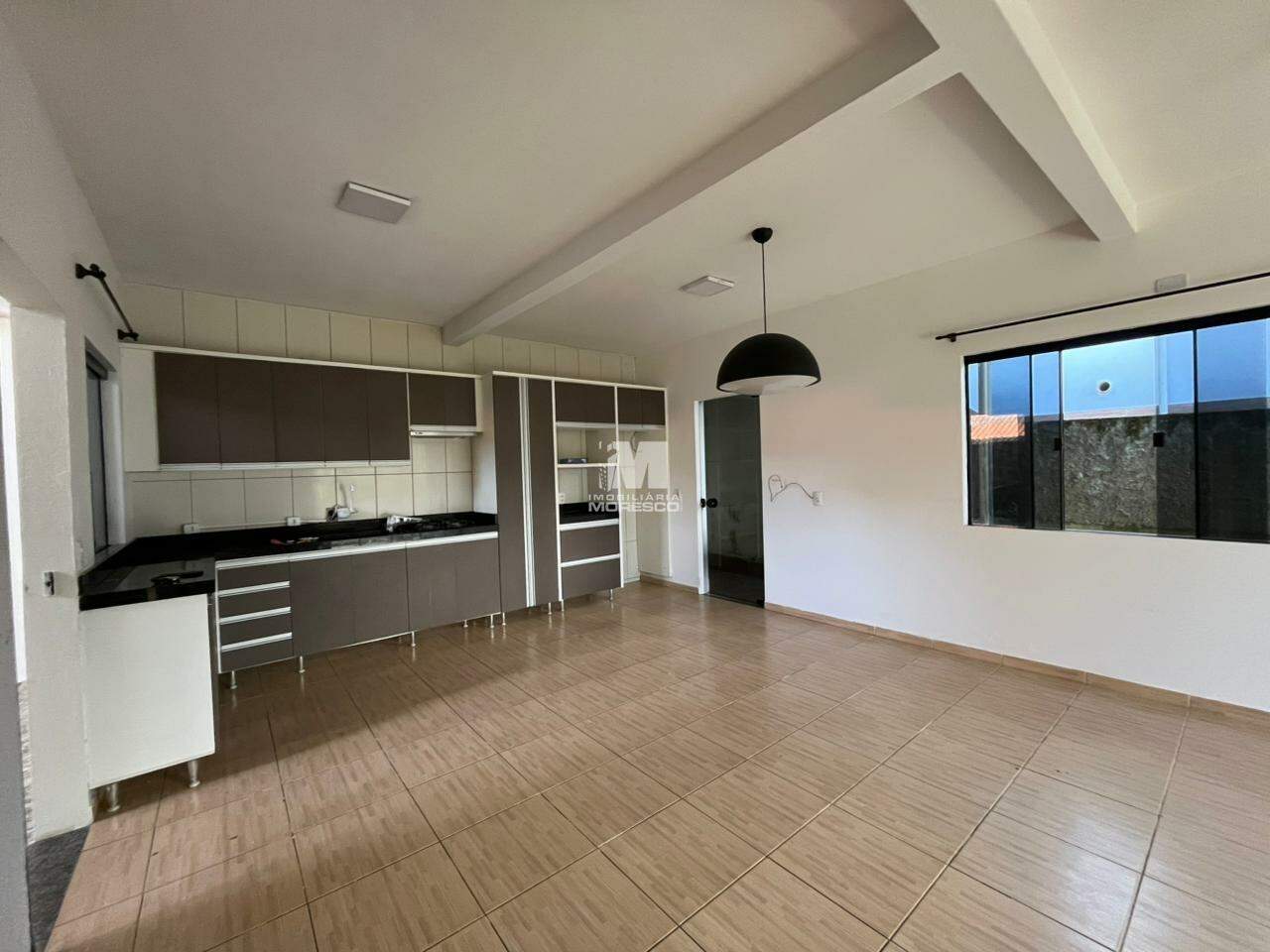 Casa para aluguel no bairro Azambuja: