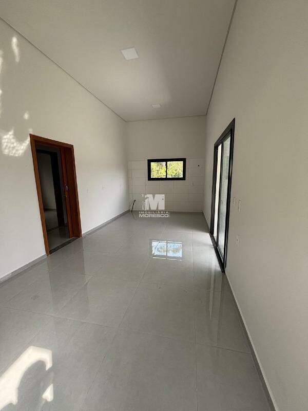 Casa à venda no bairro Guabiruba Sul: 