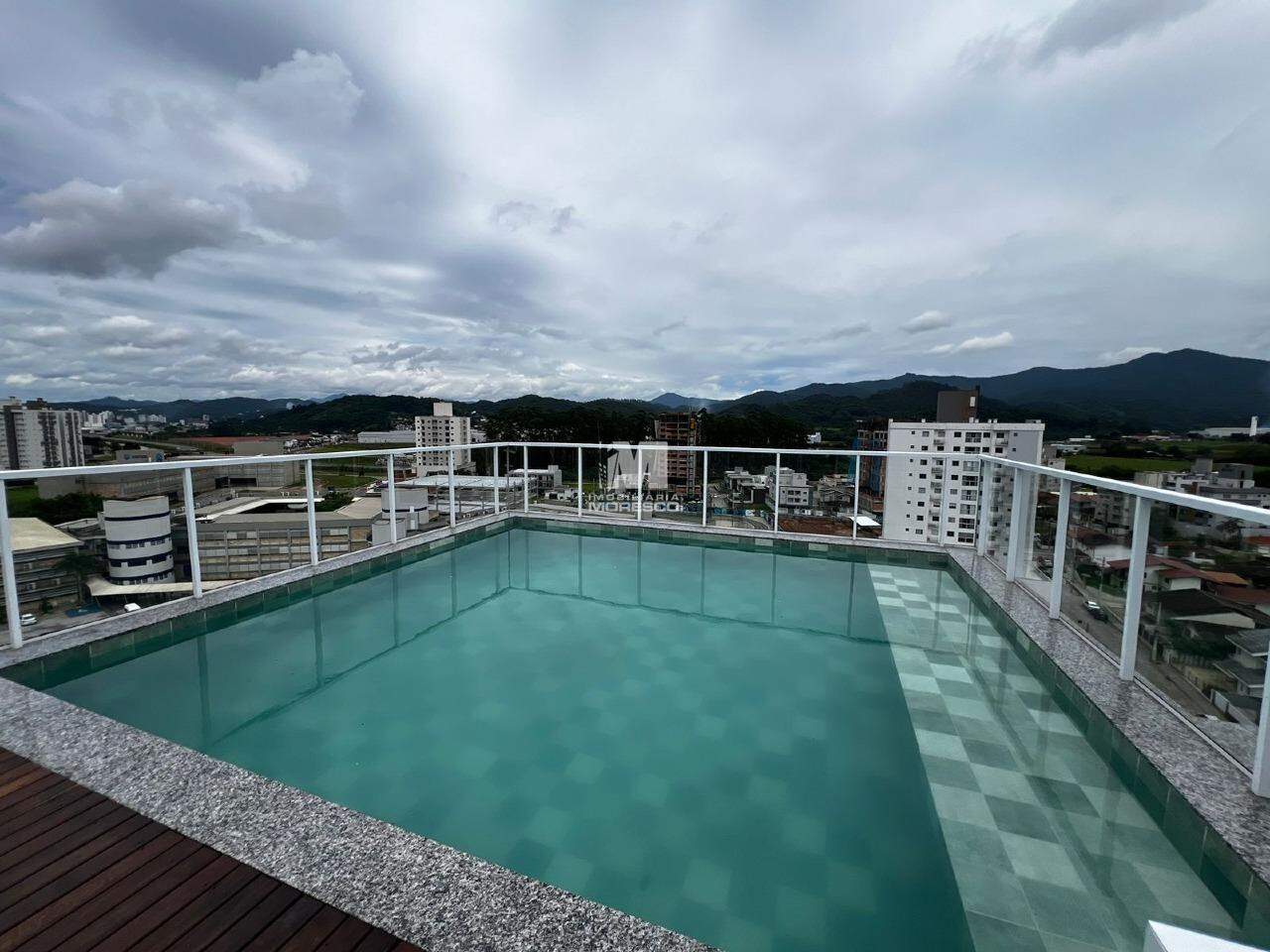 Flat para aluguel no bairro Santa Terezinha: 