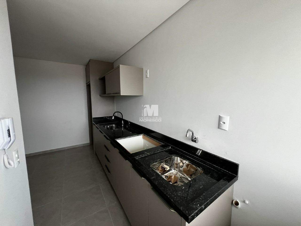 Flat para aluguel no bairro Santa Terezinha: 